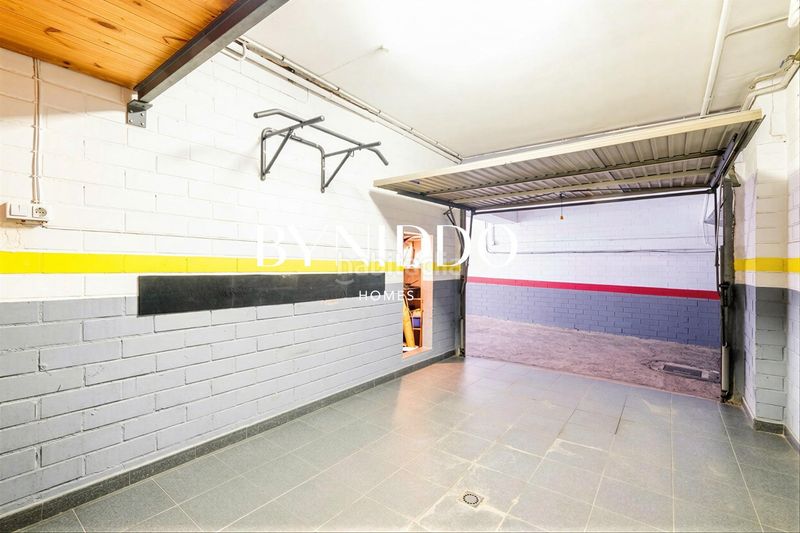 Foto c0910f6a-f70e-4a34-9c89-9a02fdcd6d78. Casa adossada amb calefacció aparcament a Eixample Sant Cugat del Vallès