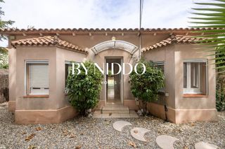 House  Carrer andalusia. Casa en venta en mirasol