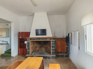 Casa adosada en Totana. ¡oportunidad única en totana! vivienda con enorme potencial y 12