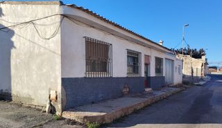 Semi detached house in Mazarrón Casco Urbano. Finca rústica con gran potencial y dos viviendas en los cantarer