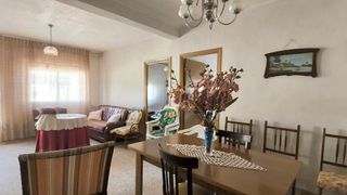 Casa adosada en Totana. Finca rústica con gran potencial y dos viviendas en los cantarer