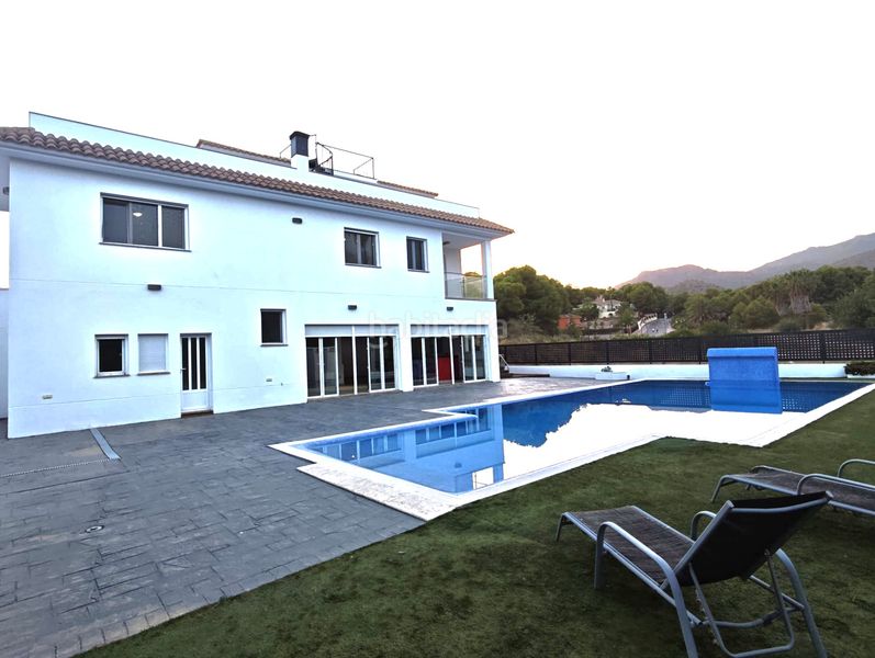 Foto af335ac8-ef98-492b-8477-8e437466fa00. Chalet in calle córdoba 17 in Totana