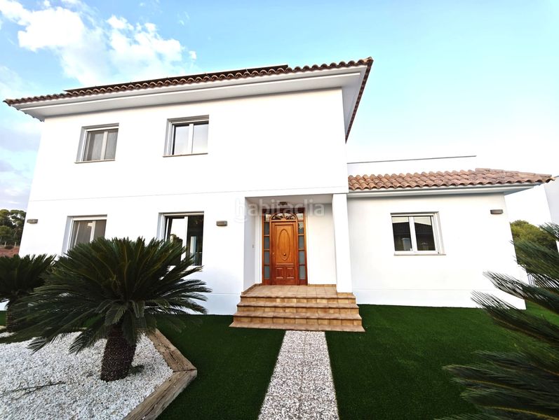 Foto b1b20dd8-fda3-44d1-9df9-c0c05764b84c. Chalet in calle córdoba 17 in Totana