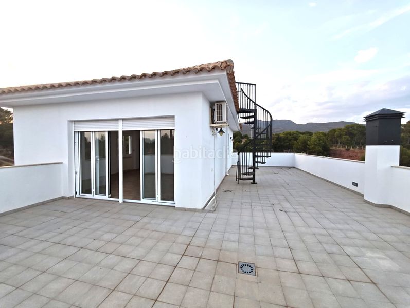 Foto b37622d9-cca8-4647-92c1-ad331cd425c0. Chalet in calle córdoba 17 in Totana