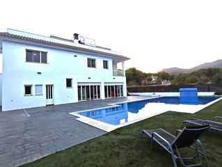 Chalet en Calle córdoba 17. Vive el lujo la tranquilidad en la charca: chalet independiente