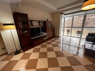 Piso en Calle del puente 1b. Piso tercero, junto a la plaza completamente amueblado para entr