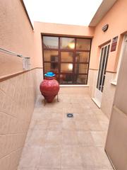 Maison à Totana. ¡ tu oasis en planta baja te espera !