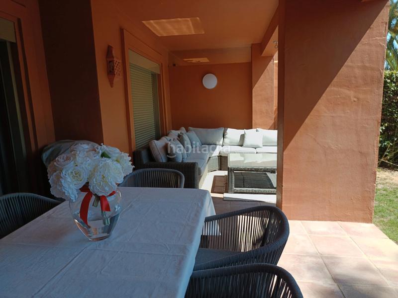 Foto 4d030778-7cf0-4de3-8c57-650454249762. Appartamento con parcheggio in Benatalaya Estepona