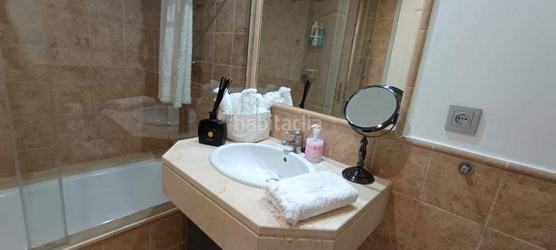 Foto ac91a276-5f00-46ed-888a-9a6818a4771f. Appartamento con parcheggio in Benatalaya Estepona