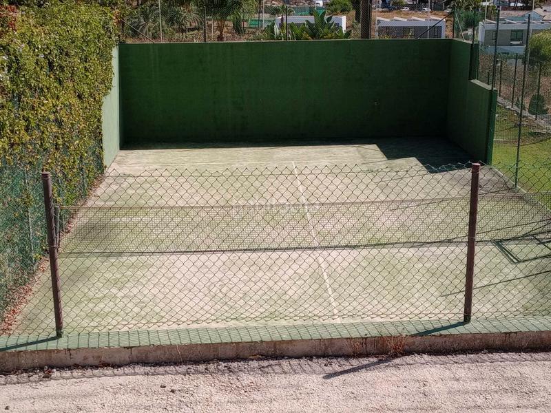 Foto 27740521-0a80-4f49-9eac-73e12c7081d8. Casa bifamiliare con camino parcheggio piscina in Estepona