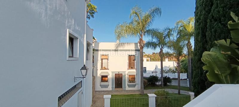 Foto 55d04e45-4ce3-4c85-b5e8-eeedda291663. Casa bifamiliare con camino parcheggio piscina in Estepona