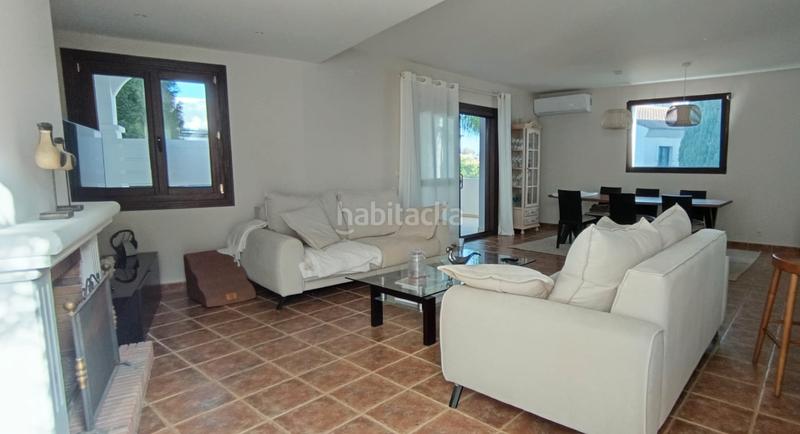 Foto e12868fd-8701-48ee-89b7-e72bf4d4327f. Casa bifamiliare con camino parcheggio piscina in Estepona