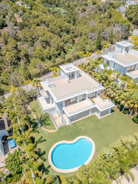 Foto cd3f81e8-e8a0-40c4-9d22-87a6a38c5ee8. Xalet amb calefacció aparcament piscina a lomas de Marbella club Marbella