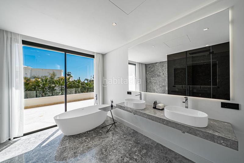 Foto e471673f-124d-4c86-9f46-fe28ac28103d. Xalet amb calefacció aparcament piscina a lomas de Marbella club Marbella