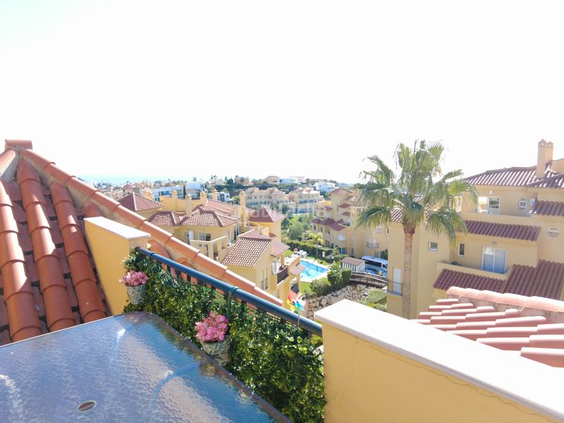 Foto 2825c8a6-1c29-4dcd-a82b-504feec972e4. Pis amb xemeneia aparcament piscina a Riviera del Sol Mijas