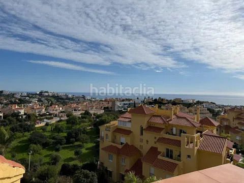 Foto 666d7af9-284e-4647-bd3c-5701ff7a5fa0. Pis amb xemeneia aparcament piscina a Riviera del Sol Mijas