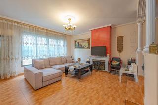 Casa  Entrevías. Chalet adosado en venta en calle entrevías