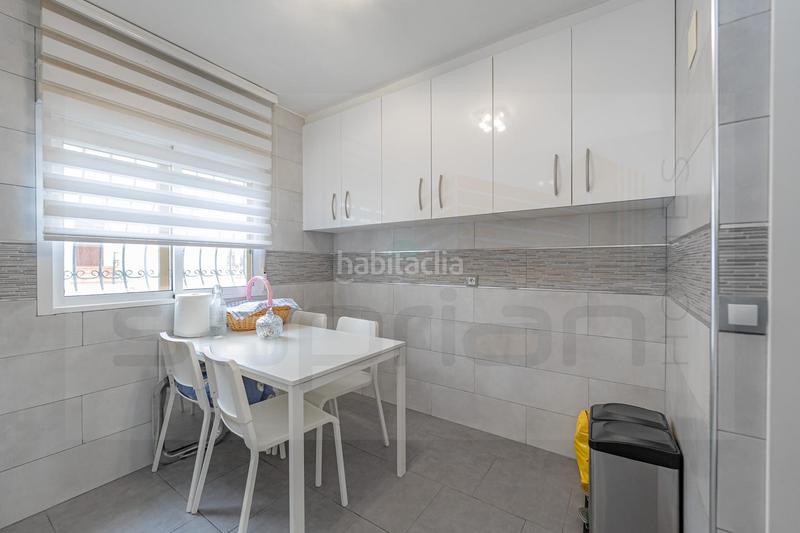 Foto 7faffa8e-fbda-4143-82f1-6eb09cae5443. Casa chalet adosado en venta en calle entrevías en Collado Villalba