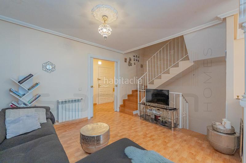 Foto a6095934-0bf3-4e67-b422-8a5f4d264dc4. Casa chalet adosado en venta en calle entrevías en Collado Villalba