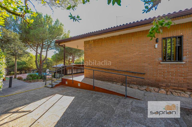 Foto 7fe66847-5fd4-45b2-b2e7-a95adaeec68a. Casa amb piscina a Parquelagos-Puente Nuevo Galapagar