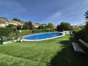 Maison  Guadarrama. Chalet adosado en venta en guadarrama