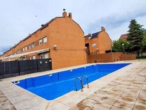 Haus  De alejandro malaspina. Chalet adosado en venta en alejandro malaspina