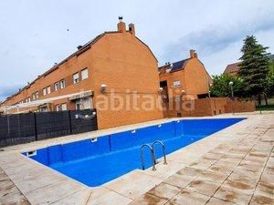 Foto 20275d9f-d147-487a-8eab-fc72e000ff35. Casa amb calefacció aparcament piscina a La Garena Alcalá de Henares