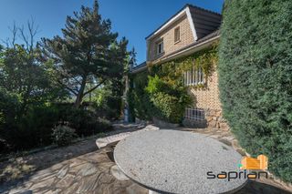 Casa  Vía láctea. Casa o chalet independiente en venta en via láctea