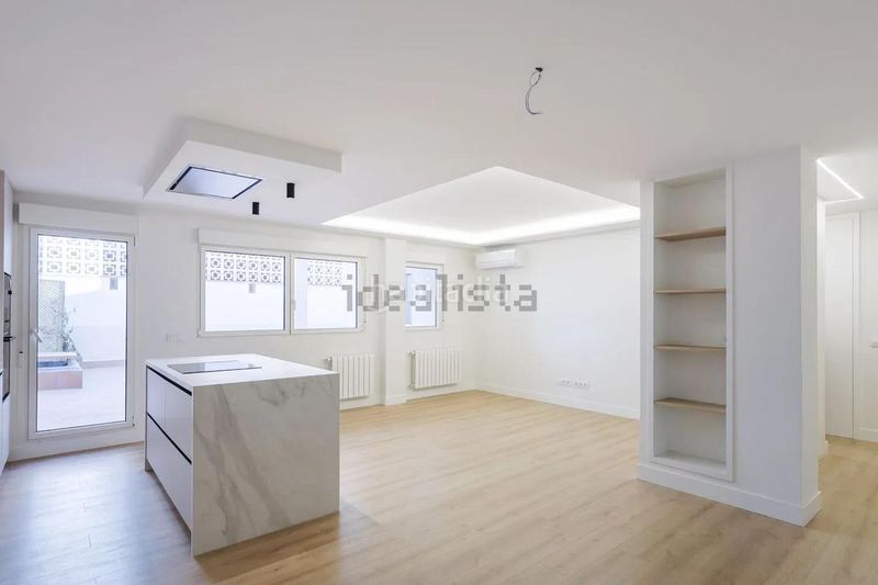 Foto ce1835d4-e3e7-491b-bae9-ed207f0144a8. Planta baixa a El Viso Madrid