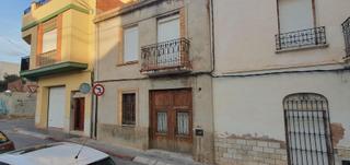 Casa a Vall d´Uixó (la). Se vende gran casa de 234 metros en 2 plantas en zona centro de
