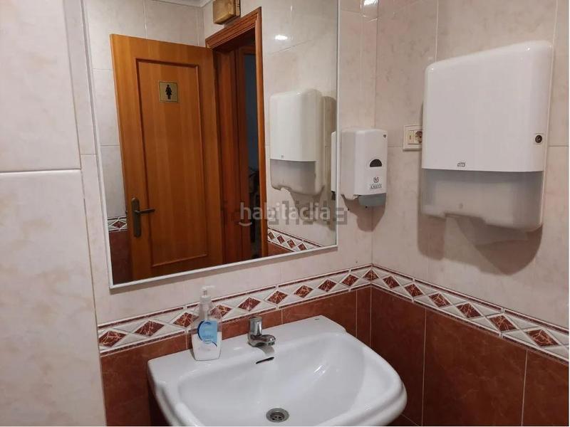 Foto f6f39781-b0ab-4f3b-acf2-25daa2d60e42. Local comercial local en venta en ricardo portales en Vall d´Uixó (la)
