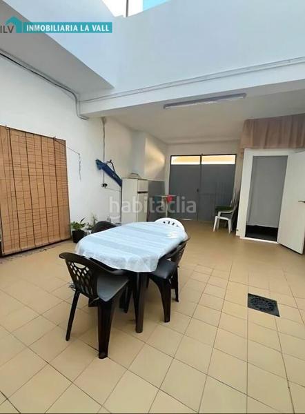 Foto 5024df87-f1f3-44c6-95a8-f7e6af7586d1. Apartamento  reformado a 50m de la playa con terraza, garaje y doble acceso en Chilches