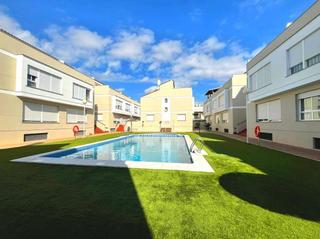 Chalet à Moncófar Pueblo. Espectacular adosado con terraza, garaje y piscina en moncofa!