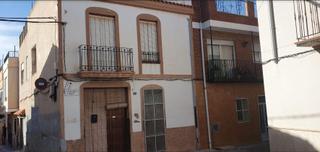 Casa a Vall d´Uixó (la). Se vende casa esquinera en el barrio del roser en la vall duixo