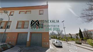 Casa a Olvera. Casa en venta en ensanche, 3 dormitorios.
