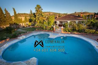 Xalet a Olvera. Chalet en venta en navalagrulla, 4 dormitorios.