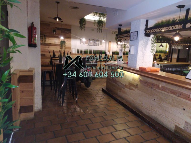 Foto f04e110d-eea6-4292-9ceb-d0ed1e38ffe6. Local comercial a Casco Histórico Ronda