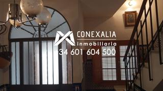 Casa a Olvera. Casa en venta en conjunto histórico, 4 dormitorios.