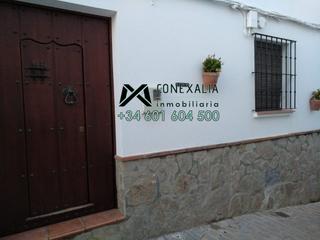 Casa a Olvera. Casa en venta en conjunto histórico, 2 dormitorios.
