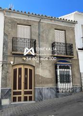 Casa a Olvera. Casa en venta en conjunto histórico, 4 dormitorios.