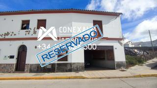 Casa a Olvera. Casa con local en venta en conjunto histórico.