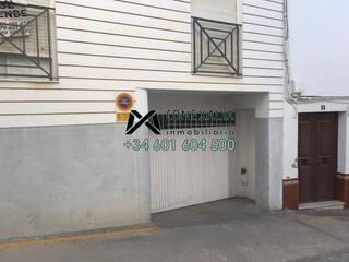 Aparcament cotxe a Julián besteiro 18. Garaje en venta en olvera.
