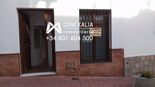 Local commercial à Olvera. Local en venta en conjunto histórico.