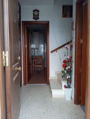Haus in Olvera. Casa en venta en ensanche, 3 dormitorios.