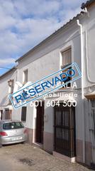 Casa a Olvera. Casa en venta en conjunto histórico, 6 dormitorios.