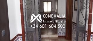 Casa a Olvera. Casa en venta en conjunto histórico, 6 dormitorios.