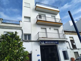 Appartamento in Olvera. Piso en venta en ensanche, 3 dormitorios.