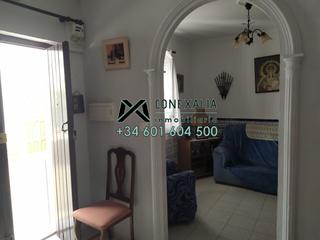 Casa a Olvera. Casa en venta en ensanche, 4 dormitorios.