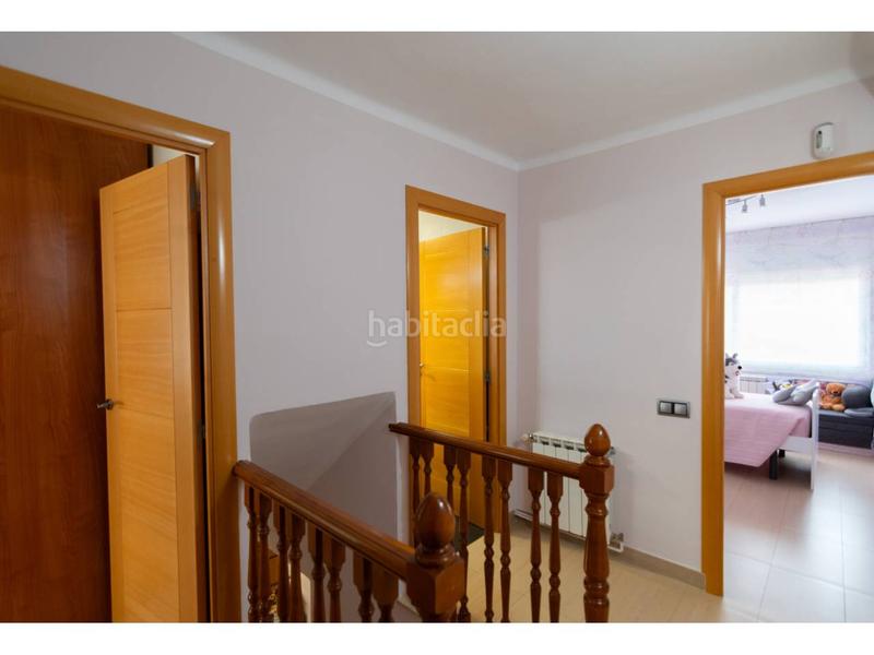 Foto 99d27474-9b3f-43cc-9796-8735a94e94b5. Casa venta chalet pareado en castellar en Eixample - Can Bogunyà Castellar del Vallès