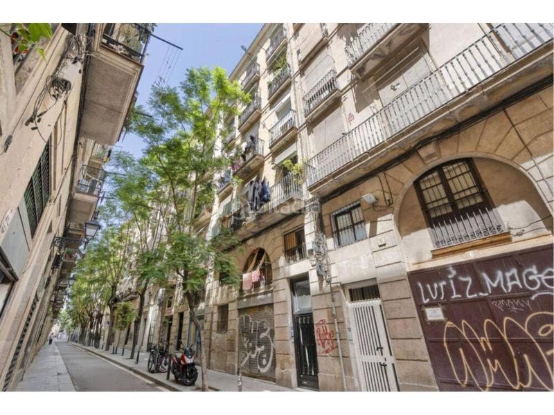 Foto 911ba330-a84c-4fe3-b3aa-2f4ea616eefe. Pis amb calefacció a Sant Antoni Barcelona